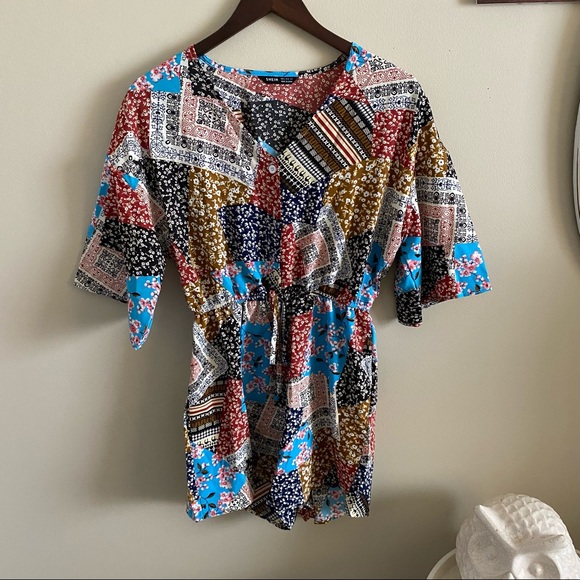 SHEIN Ditsy Floral Patchwork Drop Shoulder Romper Size 4 - Picture 13 of 14